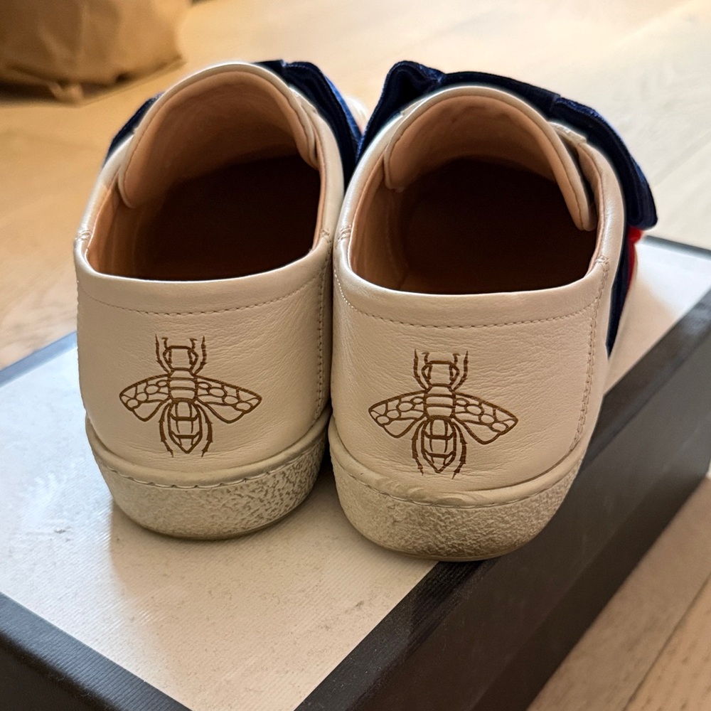 Gucci Women's White Sneakers with Red, Blue, and Cream Bows - Picture 2 of 5